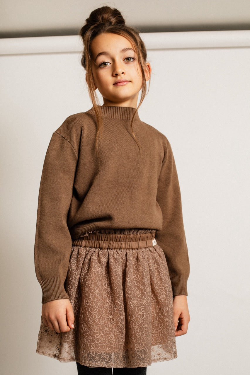 Meisjes Sweater Knitwear Cevio van Baje Studio in de kleur Brown cacao in maat 134-140.