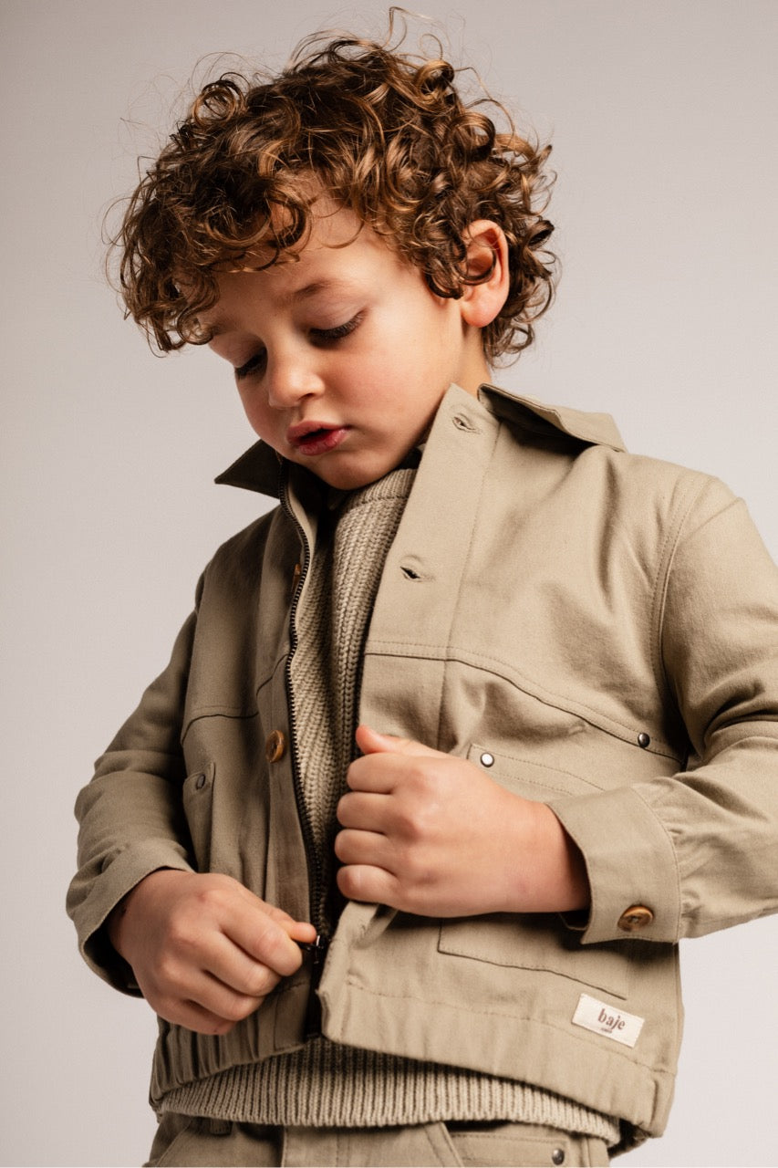 Jongens Jacket indoor Aubin van Baje Studio in de kleur Green moss in maat 134-140.