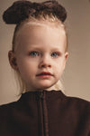 Meisjes Sweater Meza van Baje Studio in de kleur Brown choco in maat 134-140.