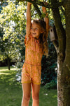 Meisjes Playsuit BELLEQS242 van Quapi in de kleur AOP Pink Leaves in maat 122-128.