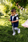 Jongens Bodywarmer BESSELQS241 van Quapi in de kleur Dark Blue in maat 122-128.
