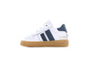 Jongens Witte sneaker met blauwe strepen van Shoesme in de kleur White Dark Blue in maat 23.