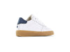 Jongens Witte sneaker met blauwe strepen van Shoesme in de kleur White Dark Blue in maat 23.