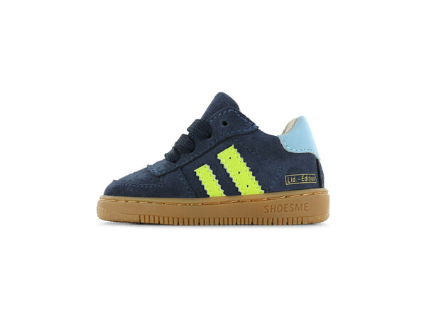 Jongens Blauwe sneaker met strepen van Shoesme in de kleur Blue in maat 23.
