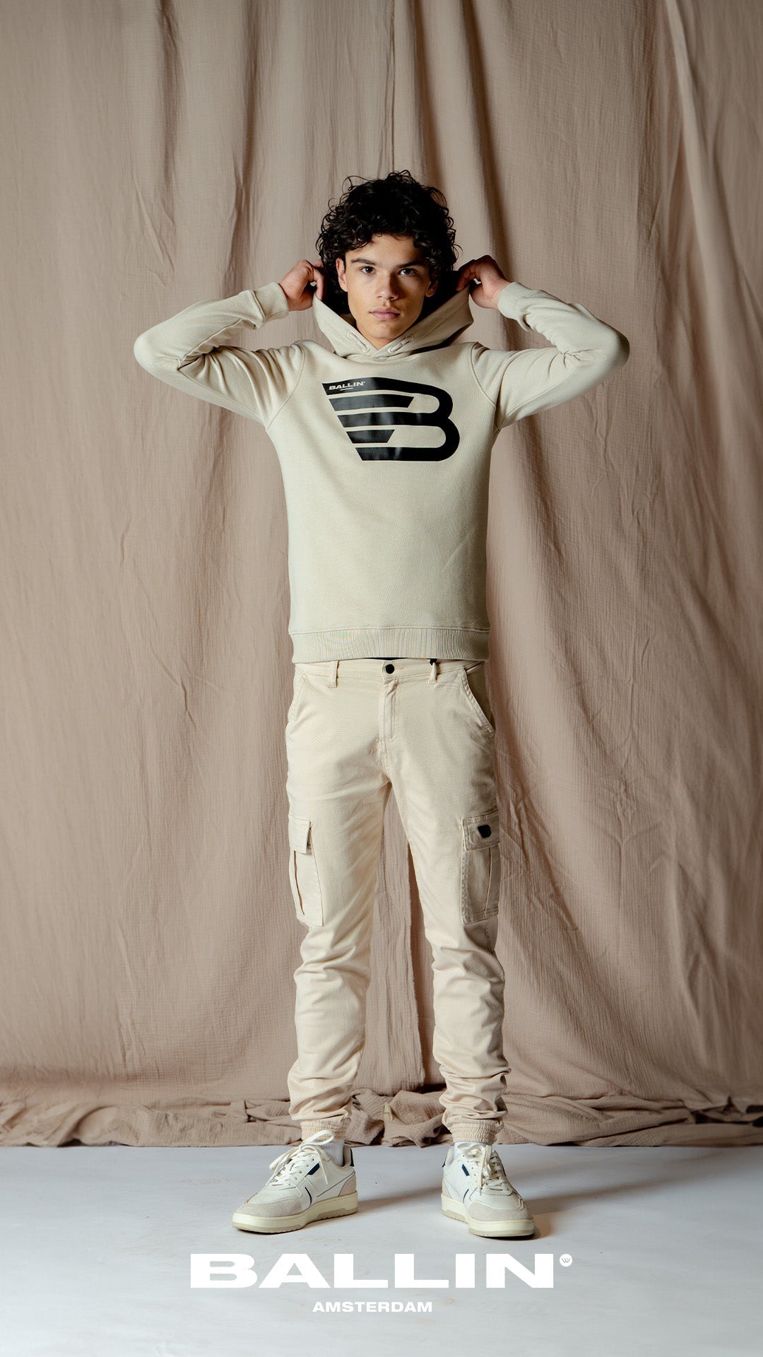 Ballin Amsterdam Hoodie with frontprint - Bubbles & Bo