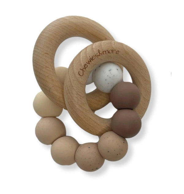 Chewies Basic Rattle - Ombre Brown - Bubbles & Bo
