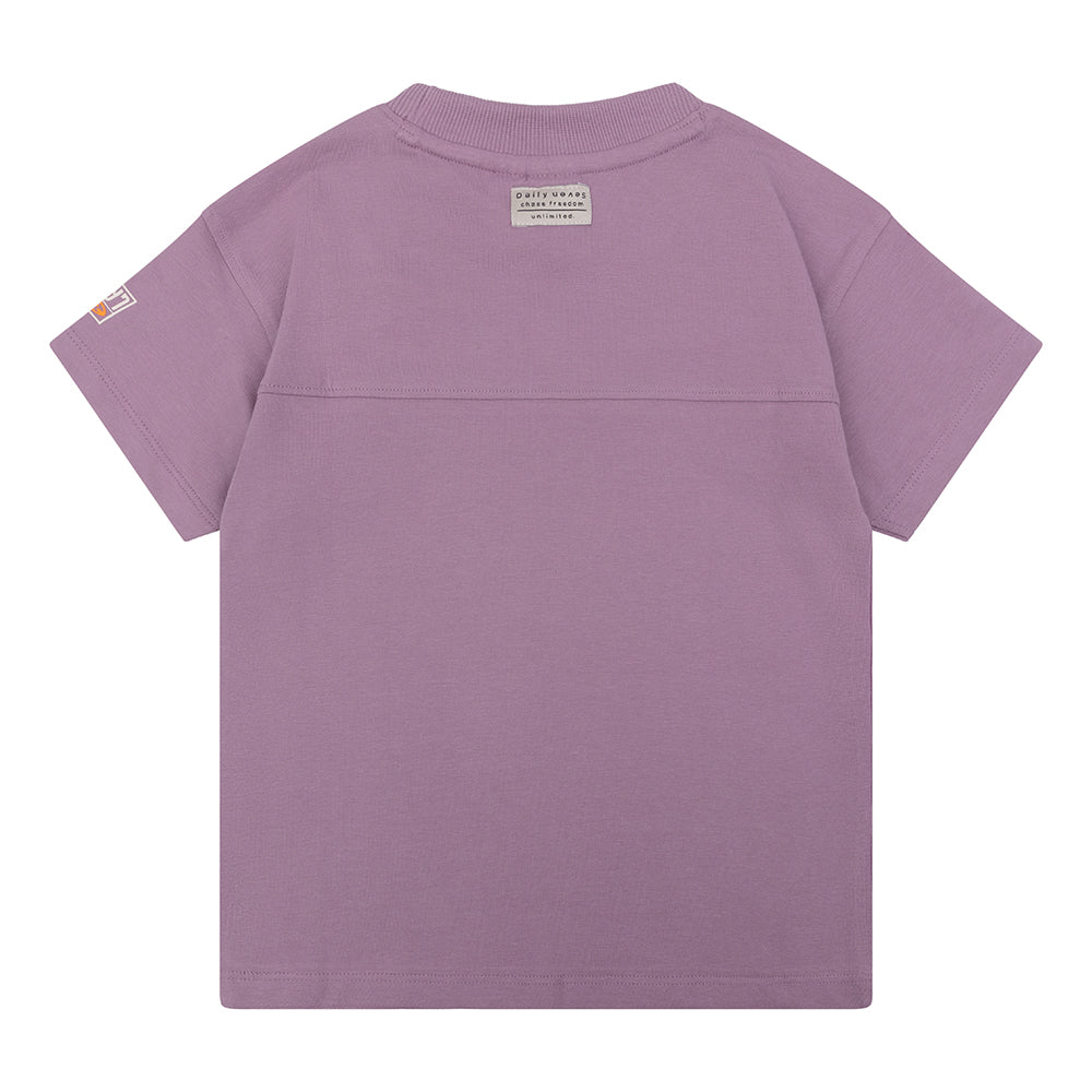 Jongens Organic T-Shirt Daily Seven van Daily7 in de kleur Old Purple in maat 128.