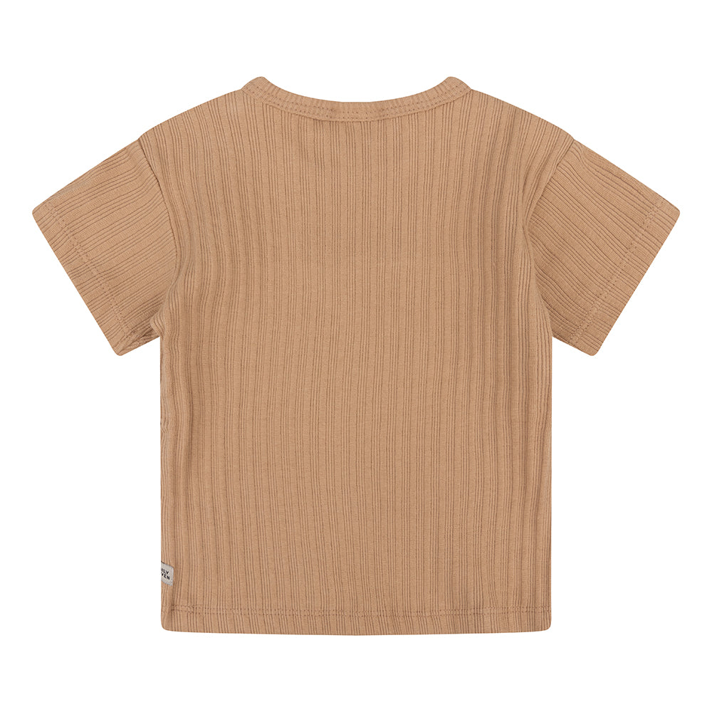 Jongens Organic T-shirt Shortsleeve Rib van Daily7 Newborn in de kleur Camel sand in maat 68.