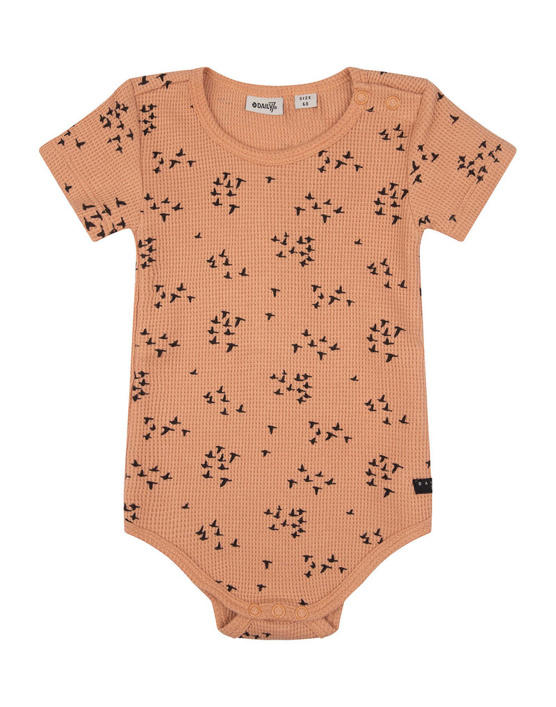 Daily 7 Newborn BODY SS BIRD PRINT - Bubbles & Bo