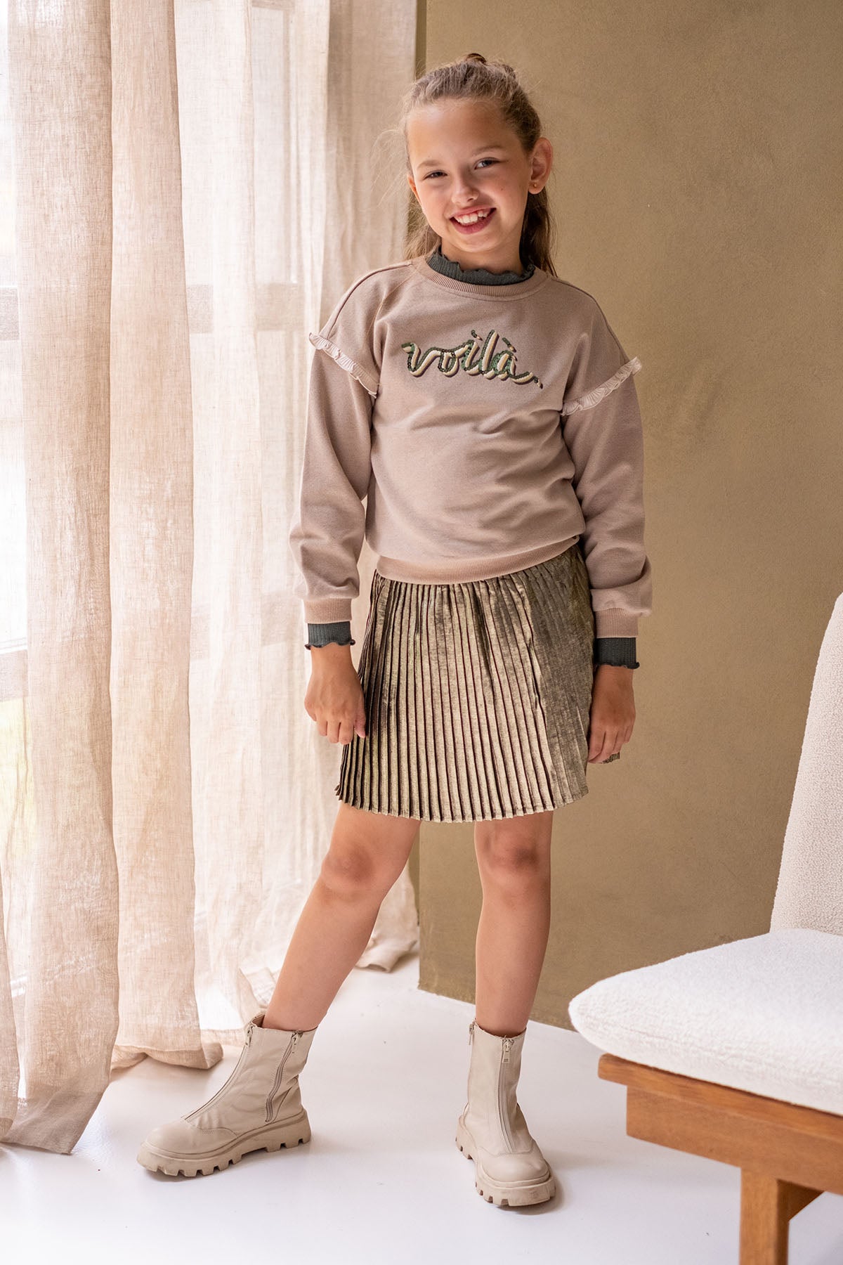 Like Flo Danee girls sweater with ruffles on sleeves