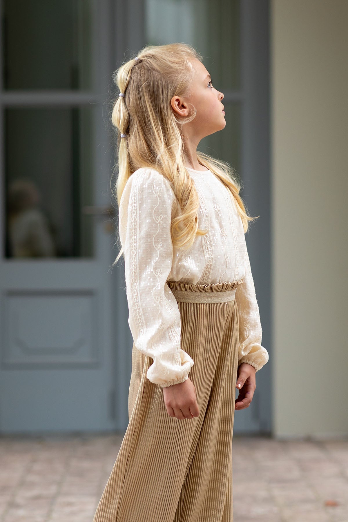 Meisjes ELLA blouse with sequinse van Like Flo in de kleur Off white in maat 134-140.