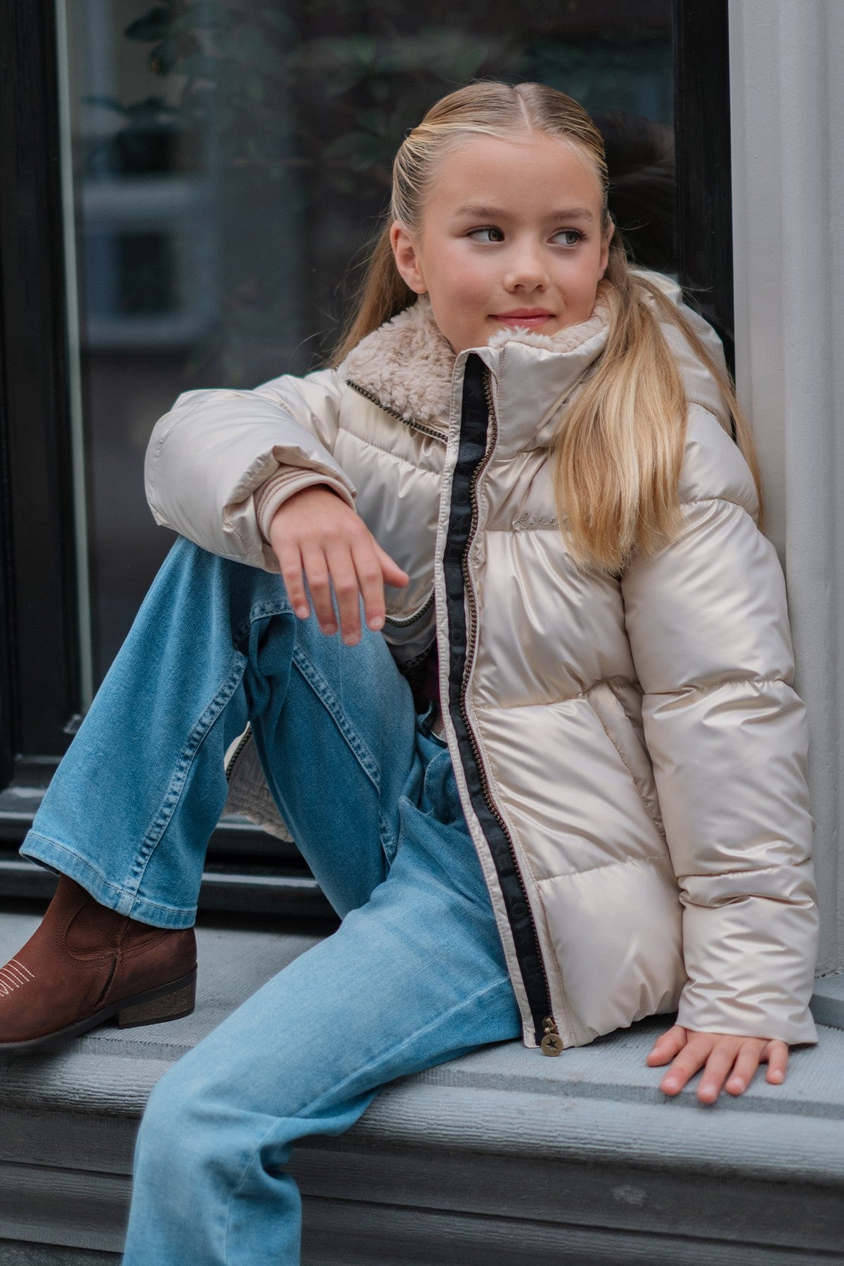 Like Flo Aelin short fancy hooded jacket