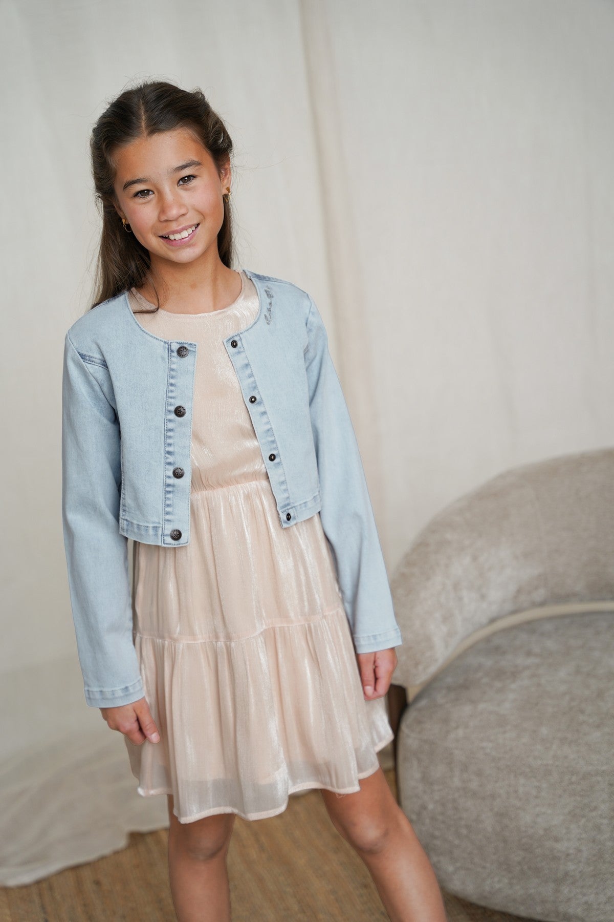 Meisjes Amina denim jacket van Like Flo in de kleur lt denim in maat 134-140.