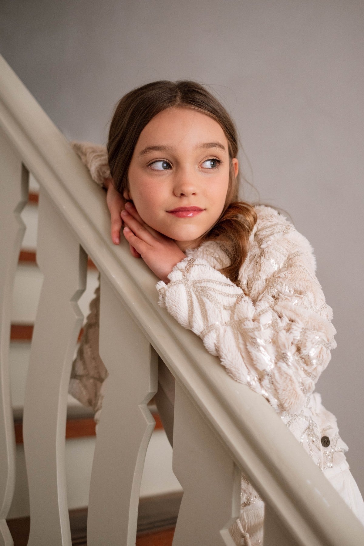 Meisjes Doris fancy fur cardigan van Like Flo in de kleur Kit in maat 134-140.