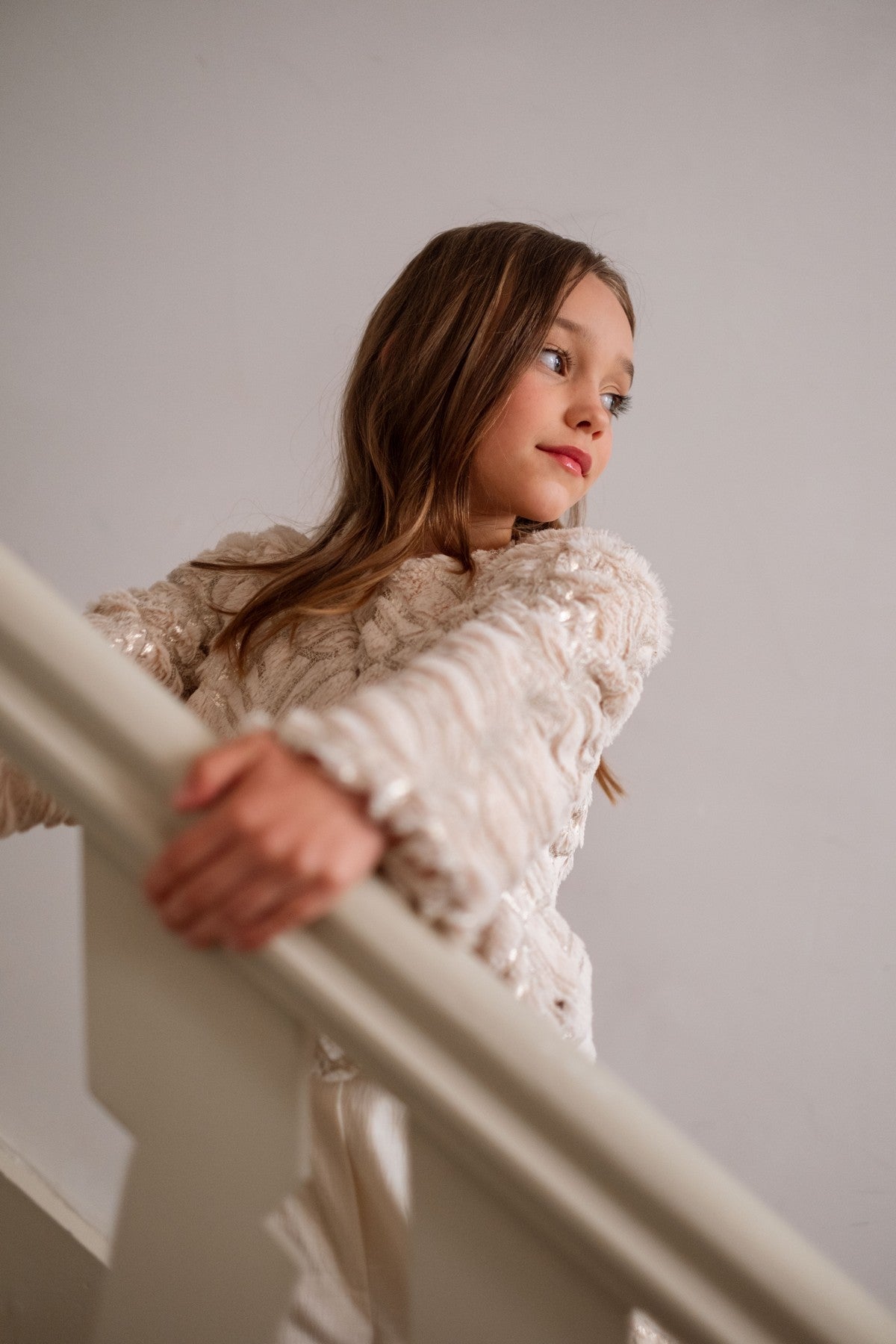 Meisjes Doris fancy fur cardigan van Like Flo in de kleur Kit in maat 134-140.