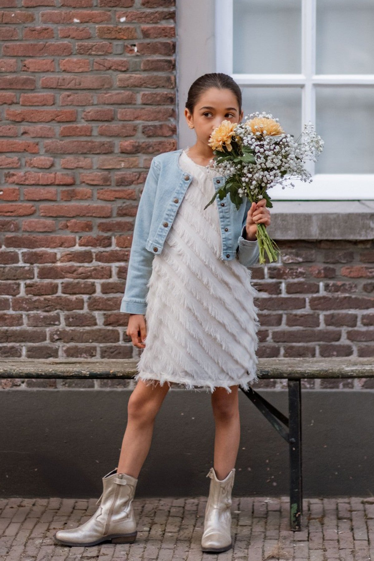 Meisjes Moscou fringes dress van Like Flo in de kleur Cream in maat 140.