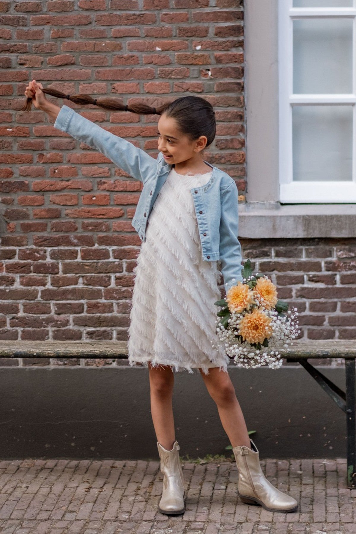 Meisjes Moscou fringes dress van Like Flo in de kleur Cream in maat 140.