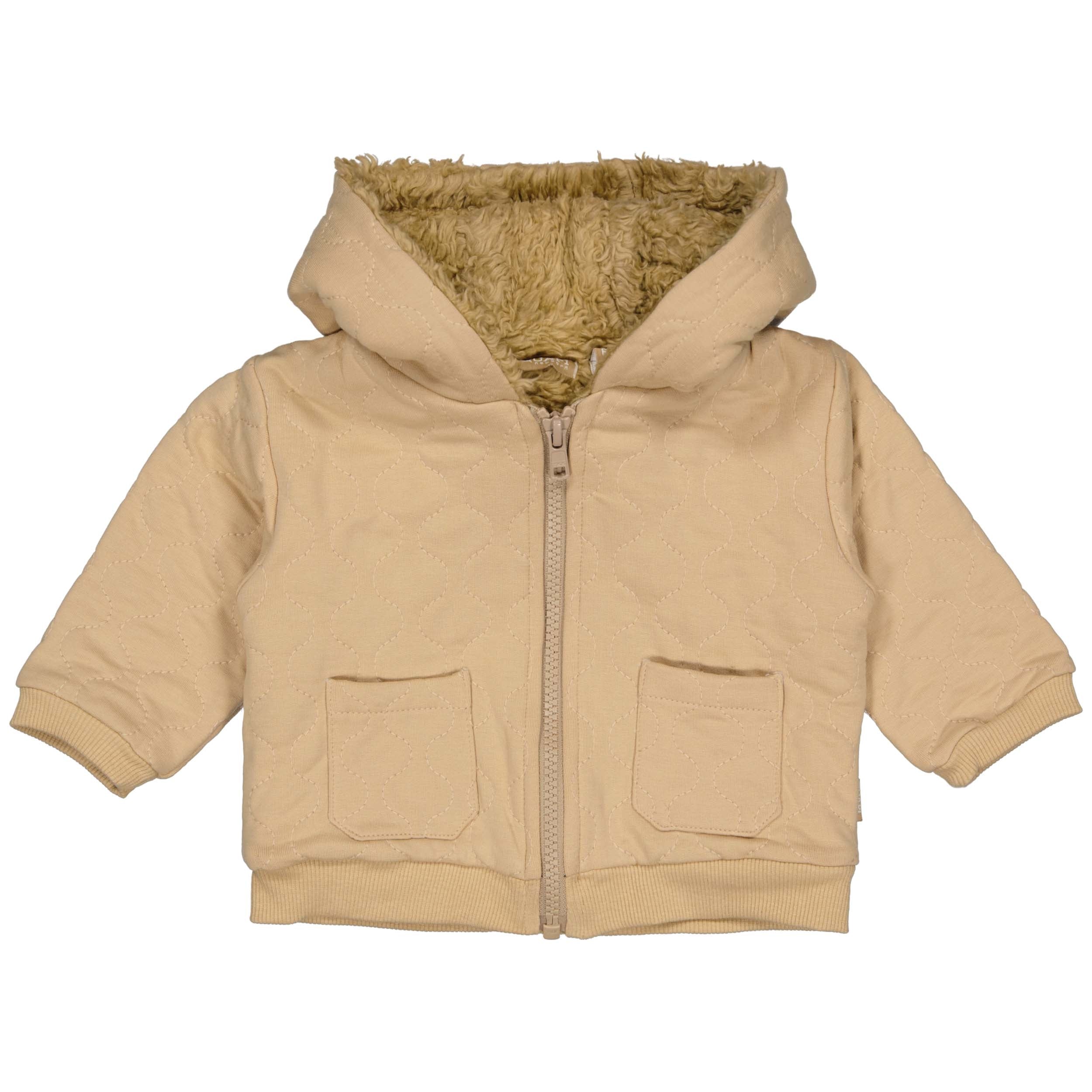 Jongens Cardigan FIEQNBW24 van Quapi Newborn in de kleur Light Sand in maat 68.