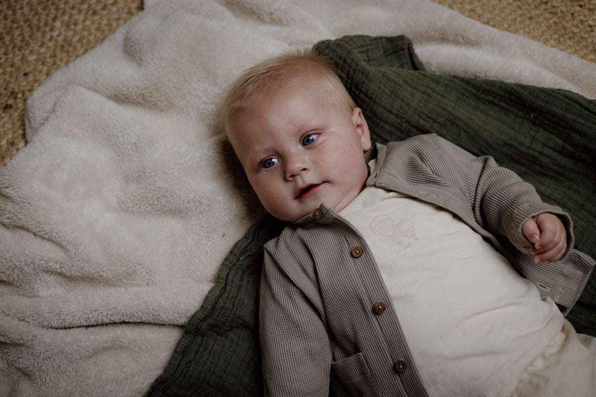 Jongens Cardigan GIAN van Levv Newborn in de kleur Light Grey in maat 68.