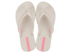 Meisjes Ipanema Diversa Kids van Ipanema in de kleur Off White in maat 33-34.