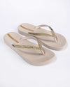 Meisjes Ipanema Anatomic Lolita van Ipanema in de kleur Beige in maat 41-42.