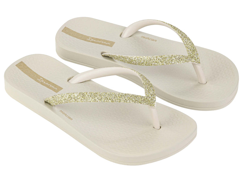 Meisjes Ipanema Anatomic Lolita Kids van Ipanema in de kleur Beige in maat 34-35.