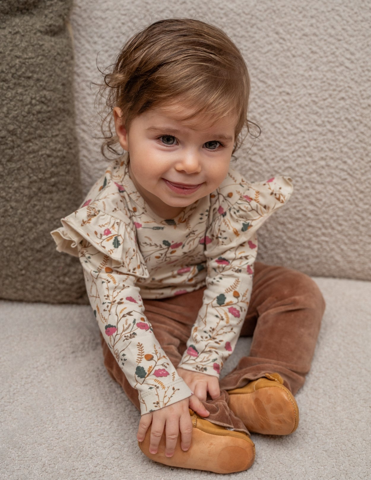 Meisjes Trousers Ruffle Velours van Klein Baby in de kleur Burro in maat 74.