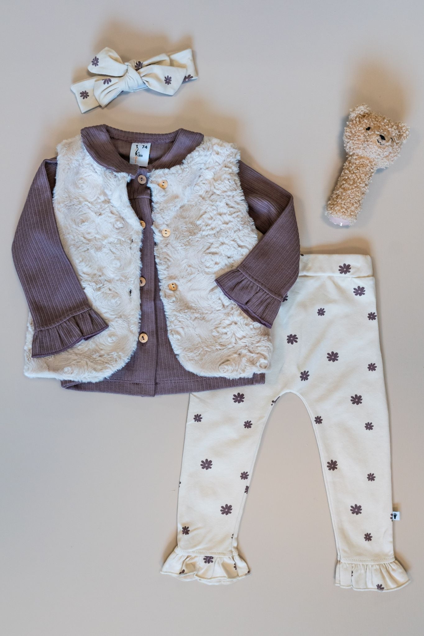 Meisjes Gilet van Klein Baby in de kleur Off White in maat 74.