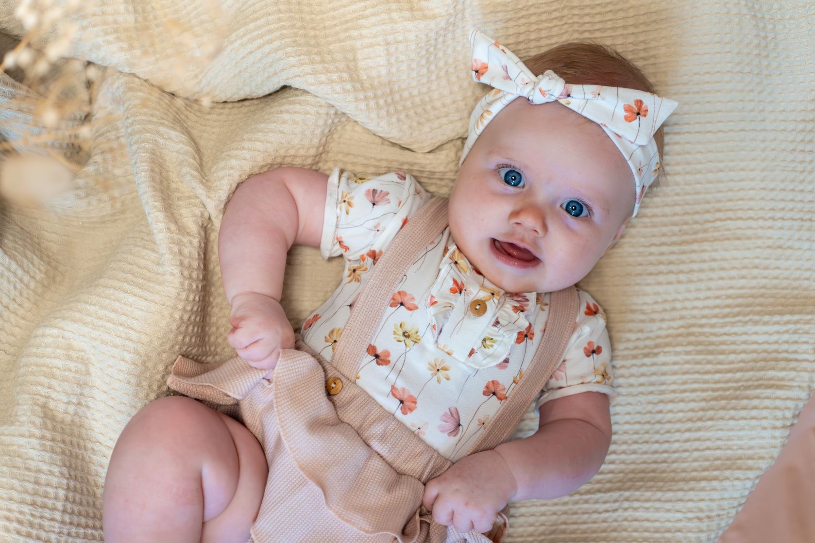 Meisjes Headband van Klein Baby in de kleur AOP Flowers SS26 in maat 62-68.