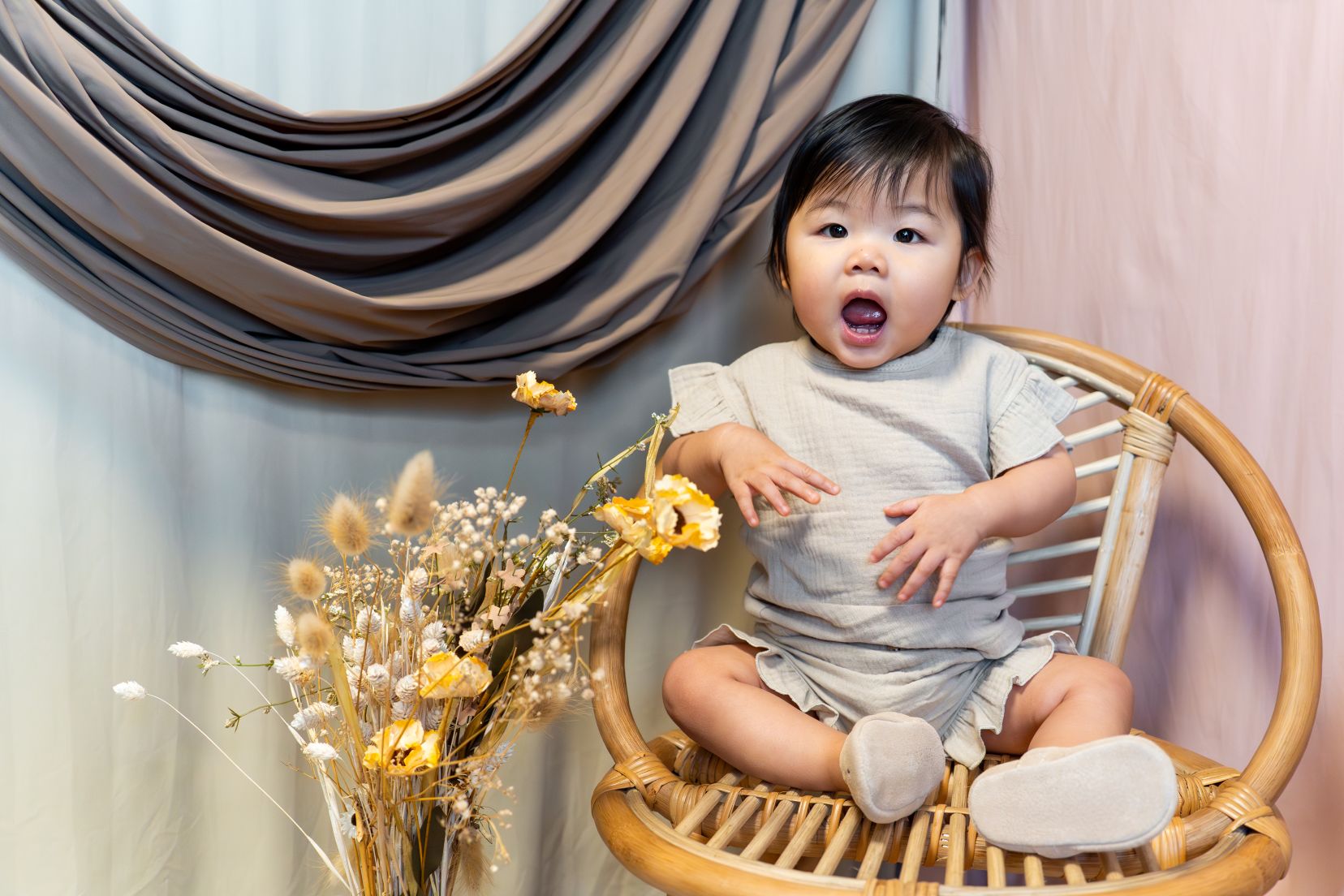 Meisjes Short Ruffle Mousseline van Klein Baby in de kleur Pepper in maat 74.