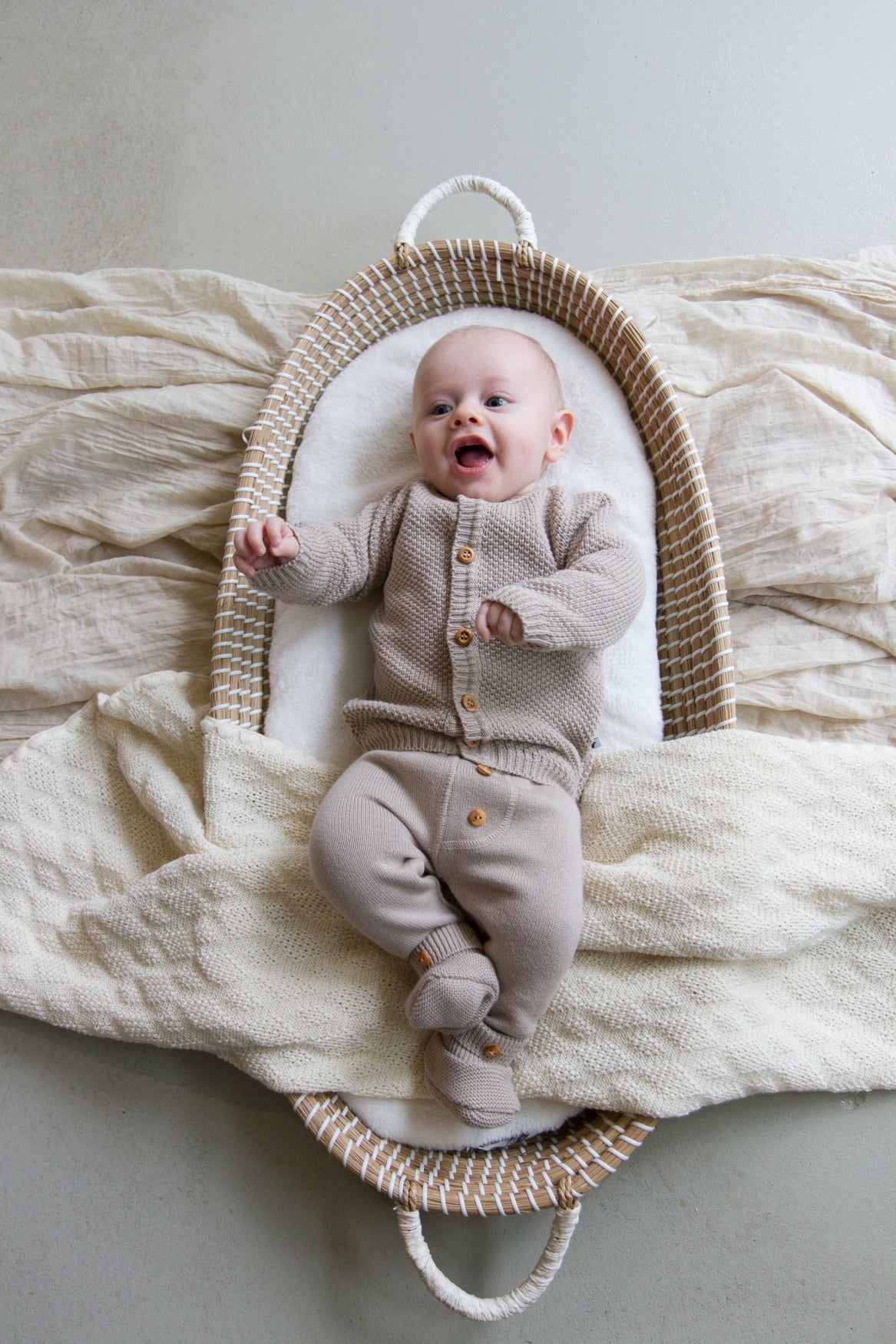 Unisexs Cardigan Knit van Klein Baby in de kleur Pepper in maat 68.