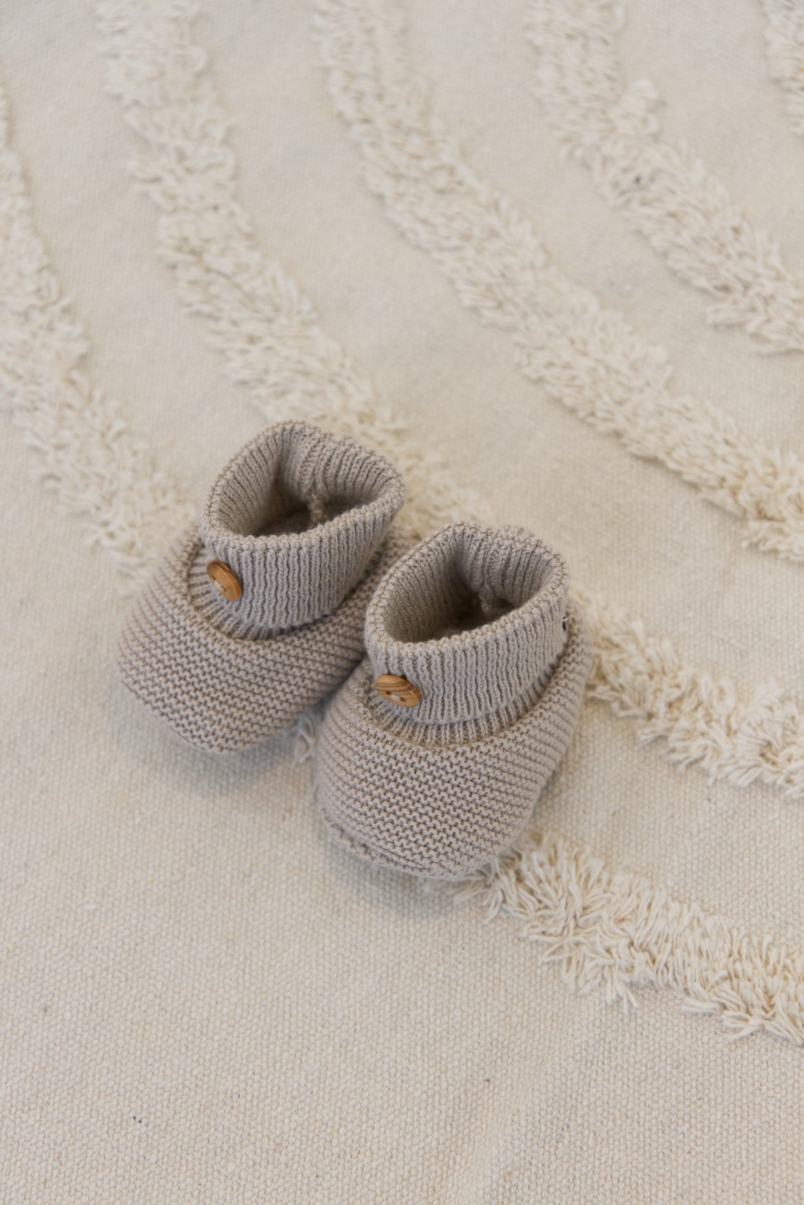 Unisexs Booties Knit van Klein Baby in de kleur Pepper in maat One size.