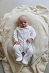 Jongens Babygrow with feet van Klein Baby in de kleur White in maat 62.