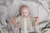Meisjes SWEATER LNBS25KLARA van Levv Newborn in de kleur Light Sand in maat 80.