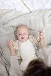 Meisjes SWEATER LNBS25KLARA van Levv Newborn in de kleur Light Sand in maat 80.