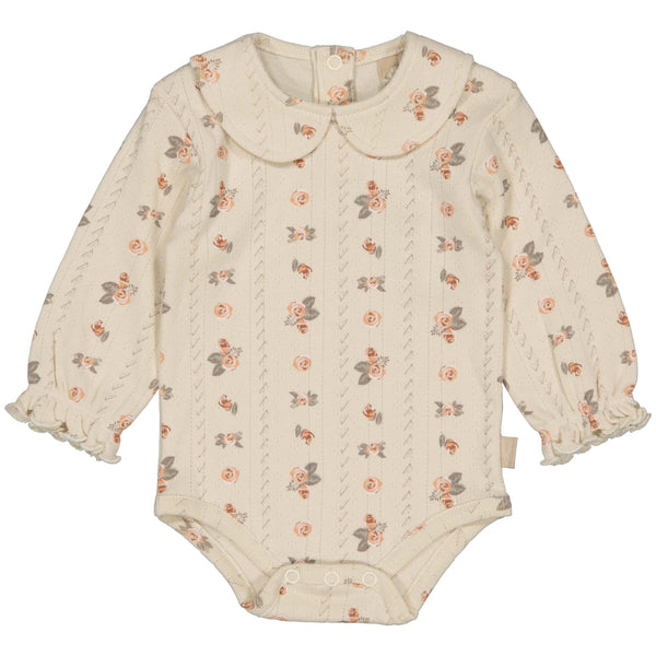 Meisjes Romper LAYLA van Levv Newborn in de kleur AOP Sand Flower in maat 74.