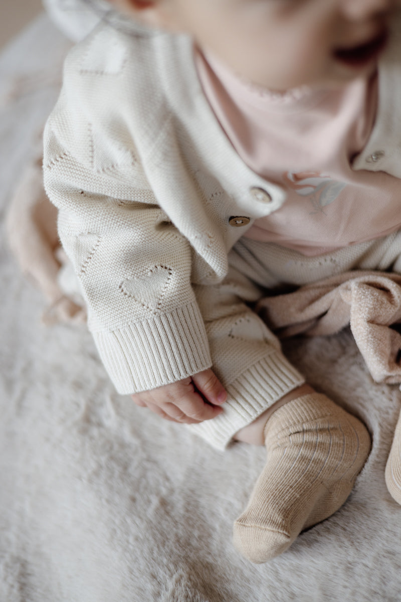 Meisjes Sweater LEANDRA van Levv Newborn in de kleur Light Sand in maat 74.