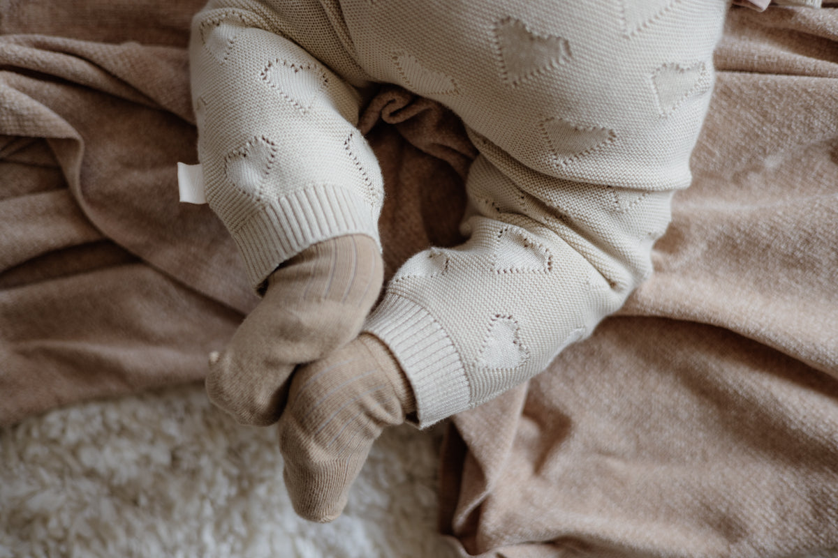 Meisjes Pants LEILA van Levv Newborn in de kleur Light Sand in maat 74.