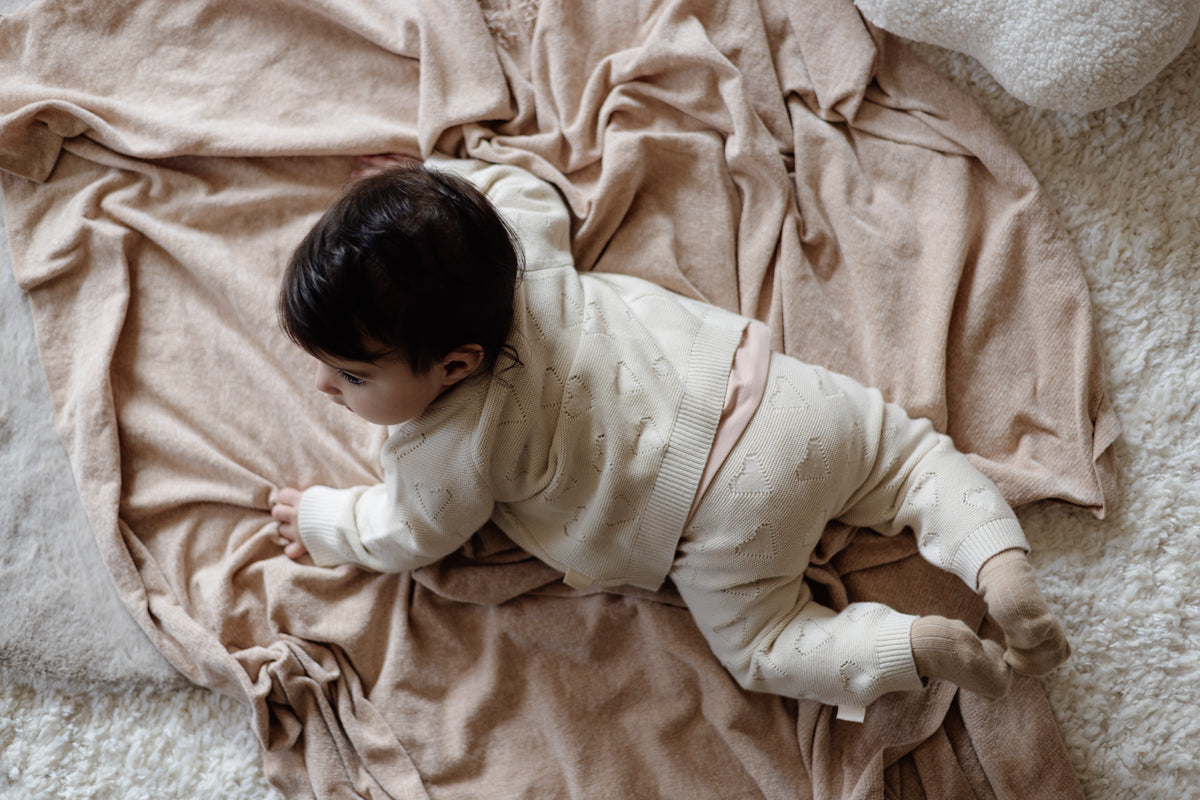Meisjes Pants LEILA van Levv Newborn in de kleur Light Sand in maat 74.
