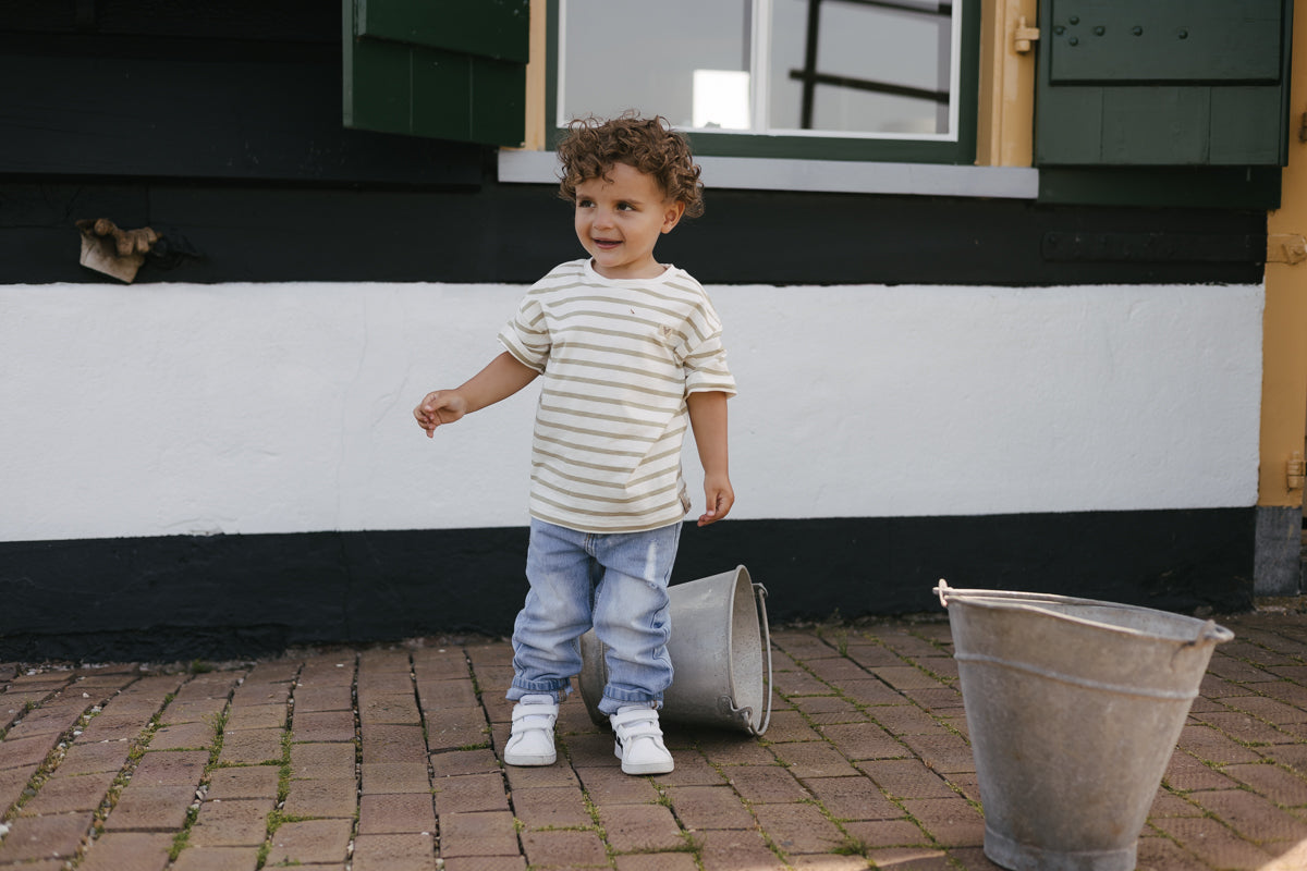 Jongens T-Shirt stripe BAS van Little Levv in de kleur AOP White Stripe in maat 128.
