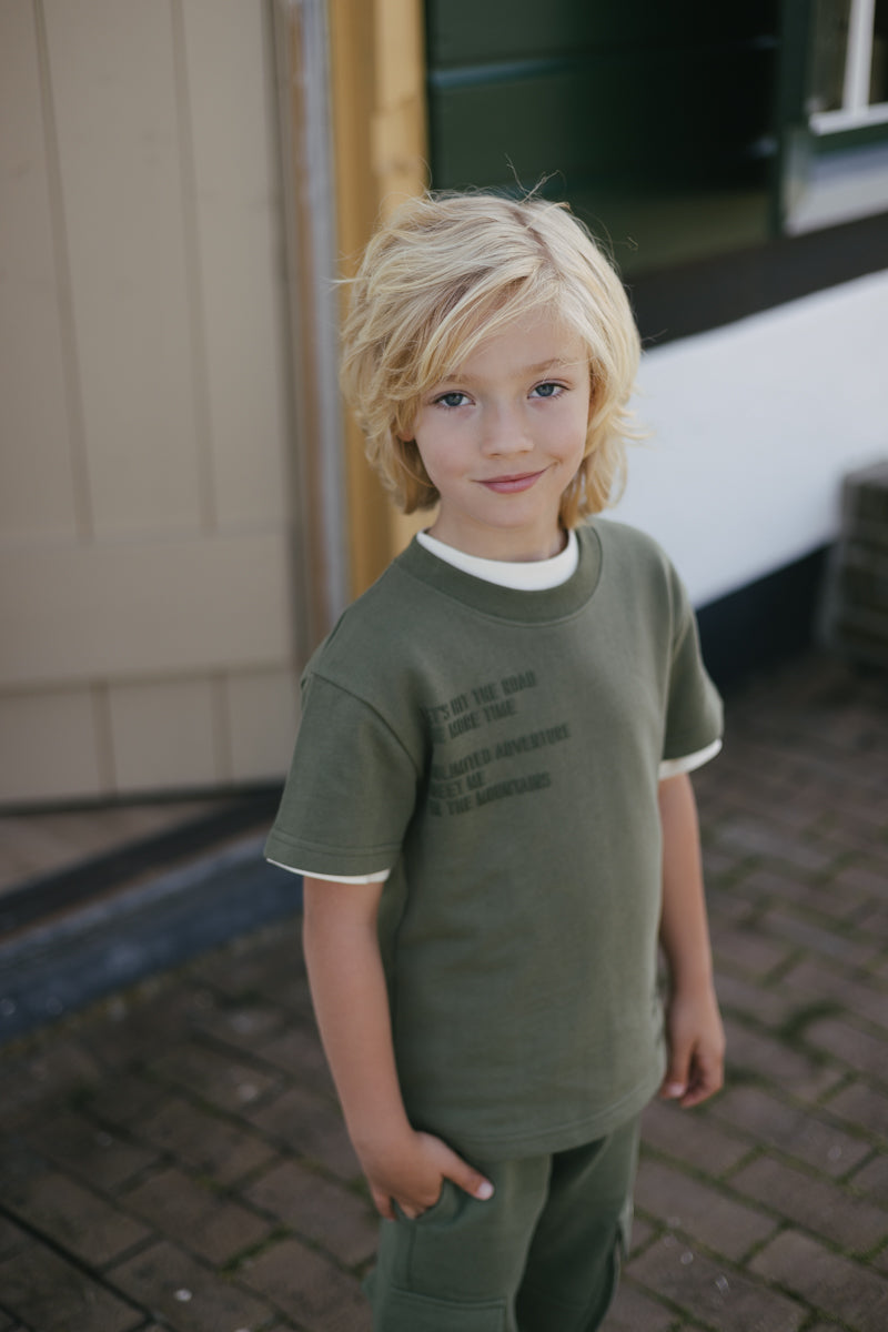 Jongens Sweater SS BEN van Little Levv in de kleur Dark Green in maat 128.