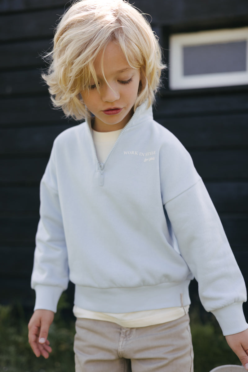 Jongens Sweater Zip BOANN van Little Levv in de kleur Vintage Blue in maat 128.