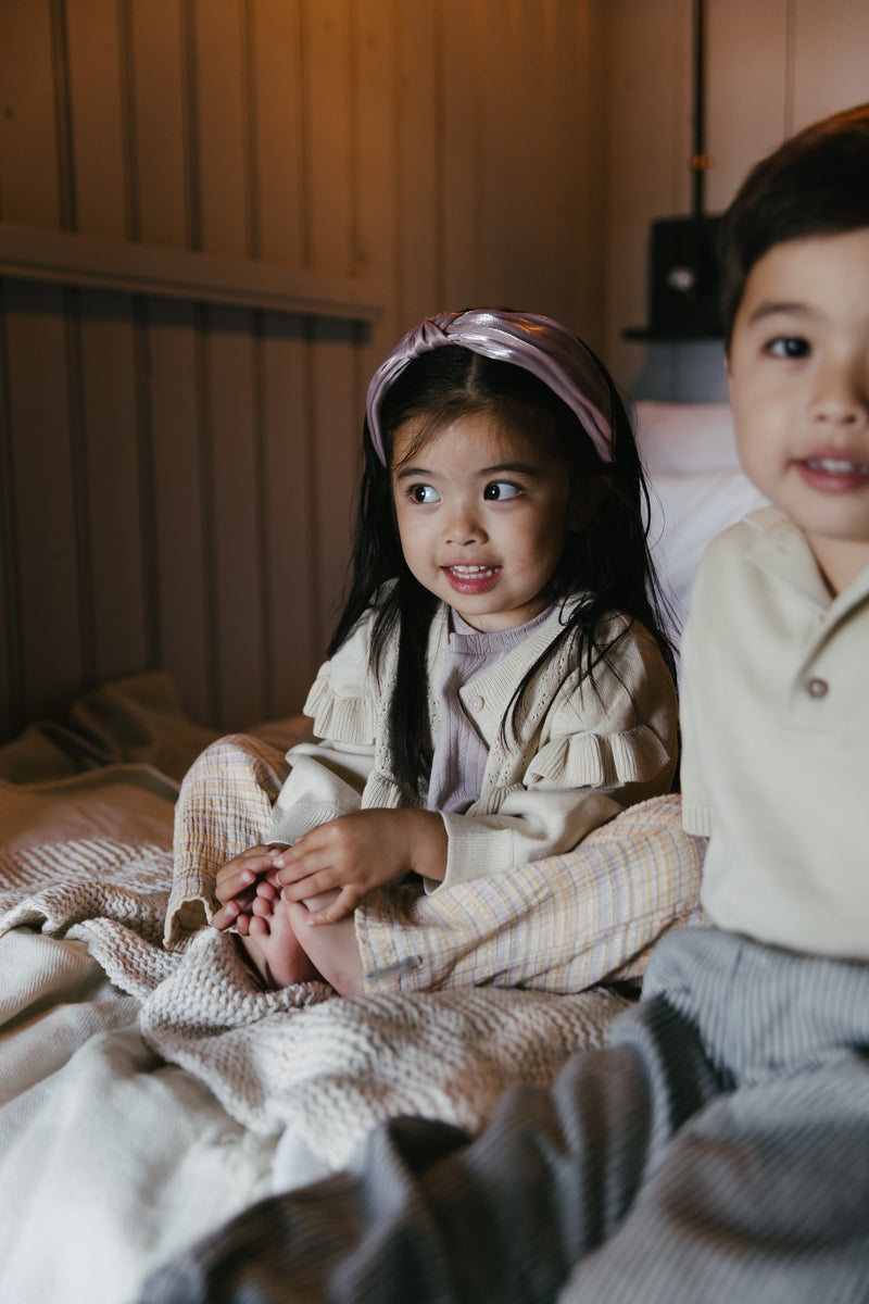 Meisjes Knitted Cardigan BIIJKE van Little Levv in de kleur Cream in maat 128.