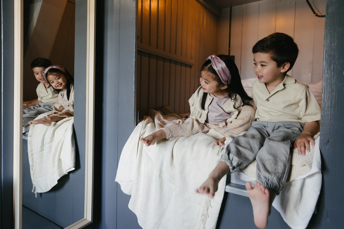 Jongens Polo BENNY van Little Levv in de kleur Beige in maat 128.