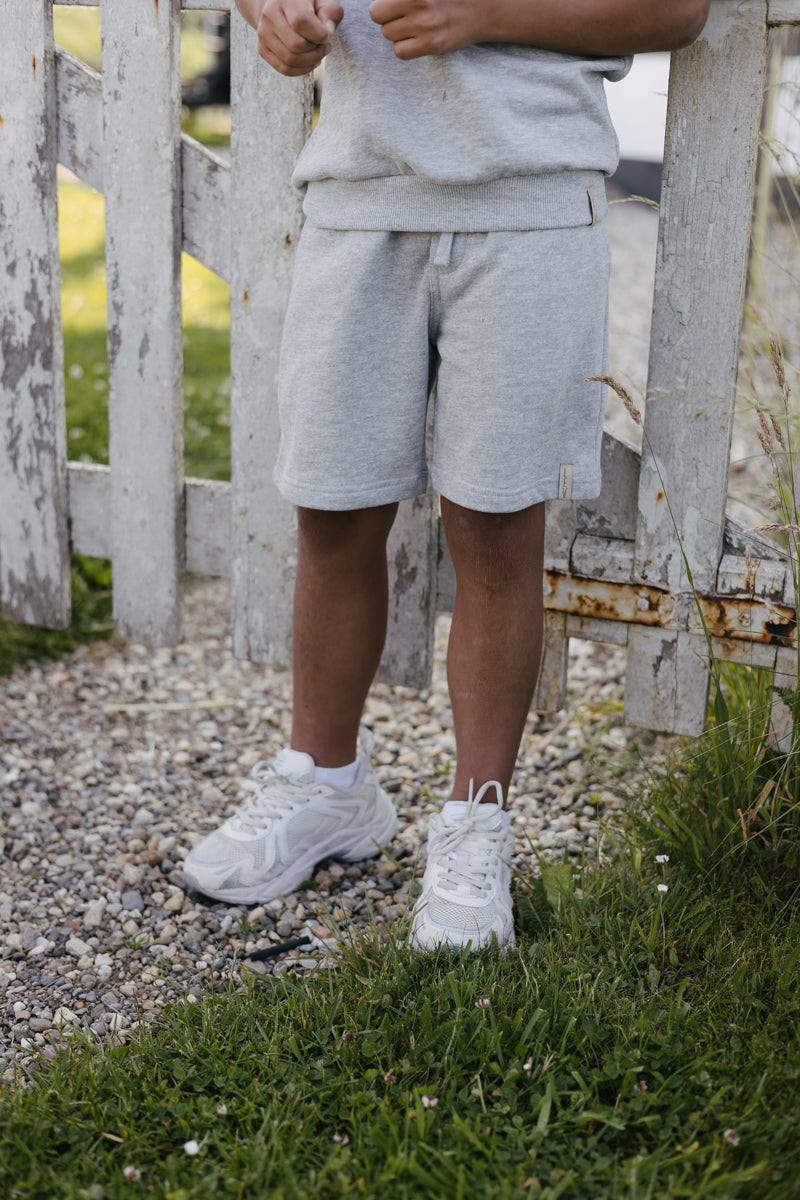 Jongens Shorts BRADLEY van Little Levv in de kleur Grey Melee in maat 128.