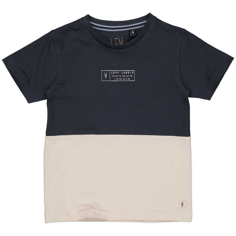 Jongens Shortsleeve MAASLS242 van Little Levv in de kleur Night Blue in maat 128.