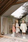 Jongens Jeans short MINOLS243 van Little Levv in de kleur Light Grey Denim in maat 128.