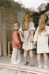 Jongens Jeans short MINOLS243 van Little Levv in de kleur Light Grey Denim in maat 128.