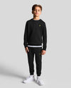 Jongens Crew Neck Sweatshirt van Lyle & Scott in de kleur Z865 Jet Black in maat 170-176.