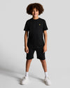 Jongens Sweat Short van Lyle & Scott in de kleur Z865 Jet Black in maat 170-176.